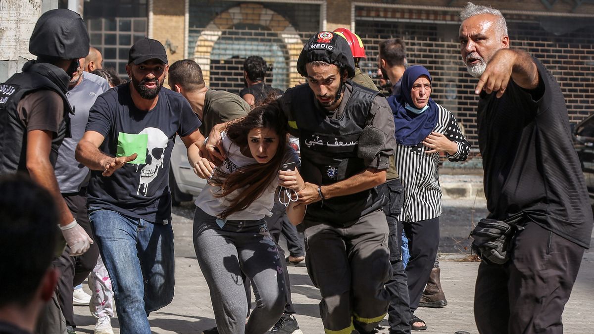 Fotky z Bejrútu připomínajícího válečnou zónu: V ulicích umírali lidé
